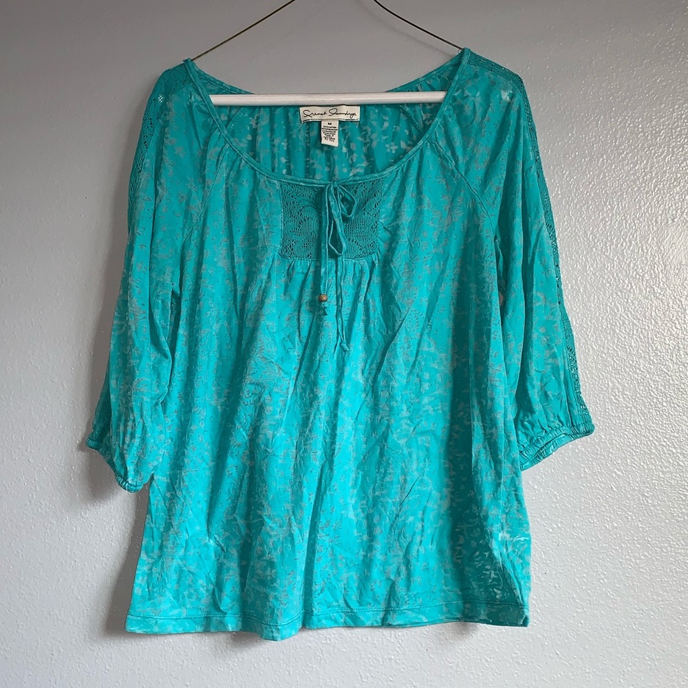 French Laundry sheer top. 3/4 sleeve. M